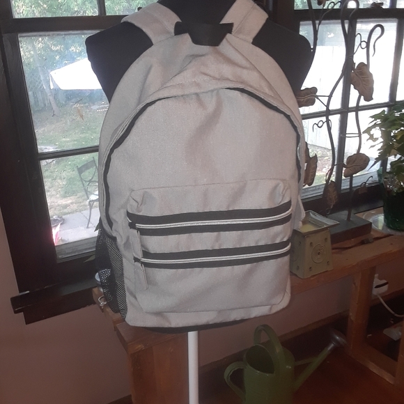 Grey zip-up backpack school bag - Picture 2 of 11